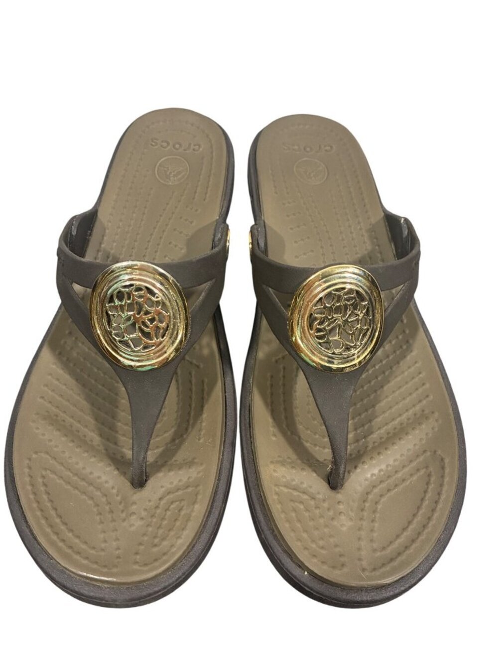 Crocs Sanrah Sandals Size 6 Brown thong Wedge With Gold Circle Medallion